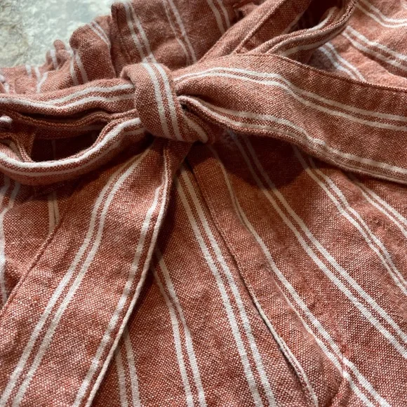 ❌SOLD!❌ Like New! Abercrombie & Fitch Striped Linen Paperbag Belted High Waisted - Picture 4 of 13